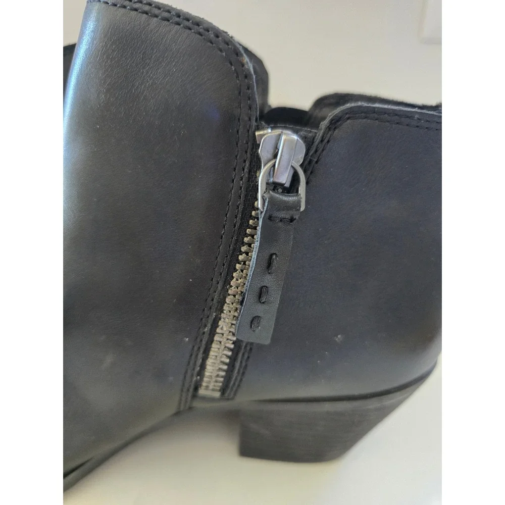NWOB Frye Women Black Leather Ankle Boots Side Zip Almond Toe Cuban Heel Booties